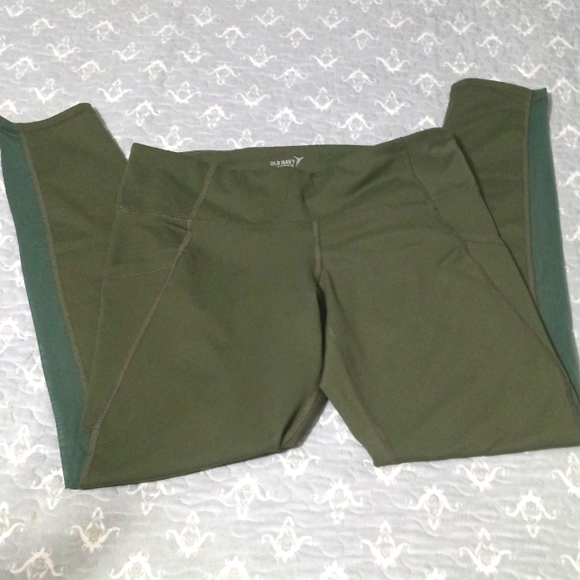 OLD NAVY Active GO-DRY Leggings Size M in Military Green. - Picture 2 of 7